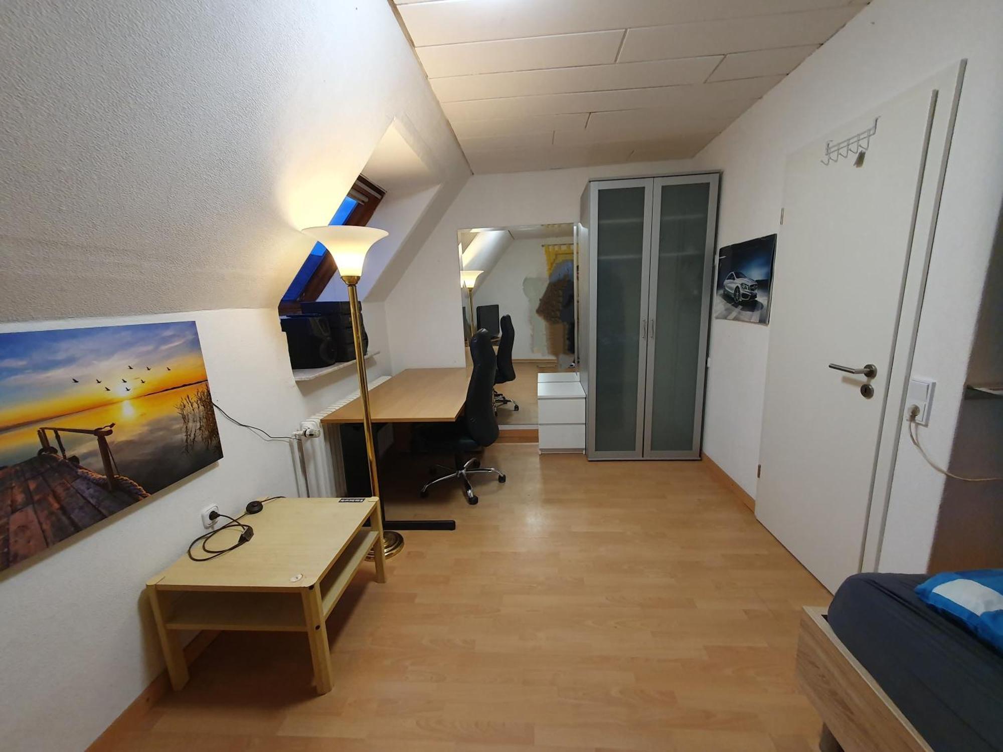 Geraeumiges Ferienhaus In Bad Salzuflen Mit Einfacher Ausstattung, Fuer Geschaeftsreisende, Gruppen Oder Familien Geeignet, 4 Schlafzimmer Exteriér fotografie